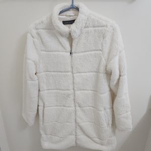 Plush Quilted Jacket from Suzy Shier Cream colour, size Medium